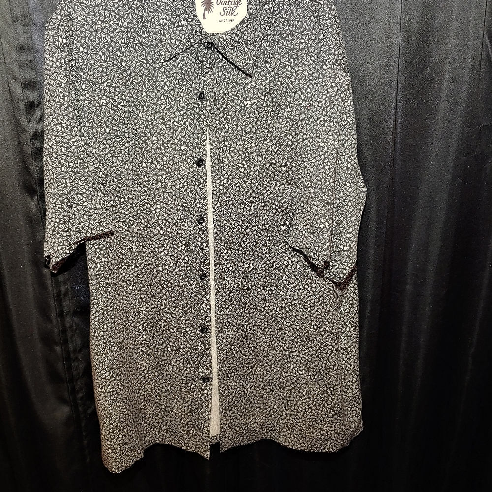 Vintage Silk Cirea 1969 XL Black and Cream short sleeve button down
